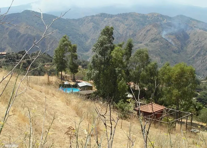 בית נופש Casa Motta Camastra, Panoramahouses, Prive Zwembad En Prachtige Vergezichten *